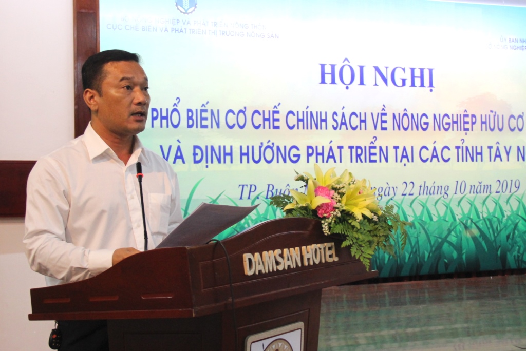 Phó Chủ tịch UBND tỉnh Y Giang Gry Niê Knơng phát biểu tại Hội nghị